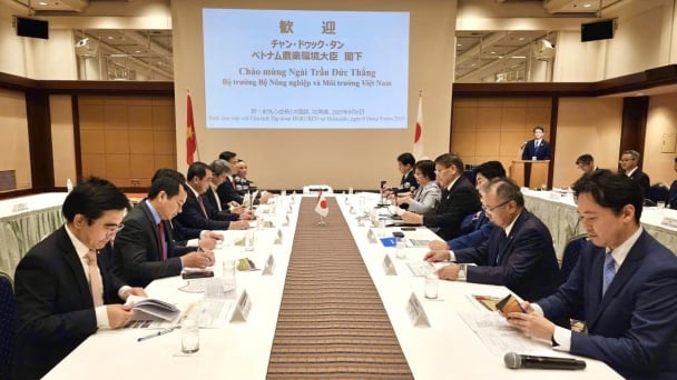 Vietnam and Hokkuren advance human resource training and smart agriculture
