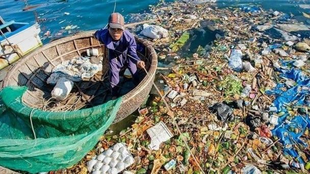 How is Vietnam preparing for INC 5.2 negotiation on plastic pollution?