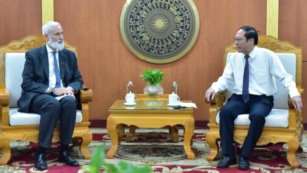 Develop a roadmap for carbon credit exchange between Vietnam and Switzerland