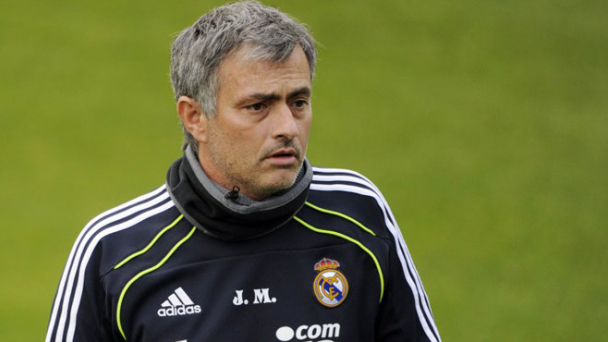 Chia tay 'Gã đầu bạc' Ancelotti, Real Madrid tái hợp Jose Mourinho?