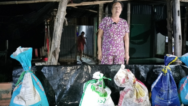 Gần 100 hộ dân 'chạy nước' trong đêm