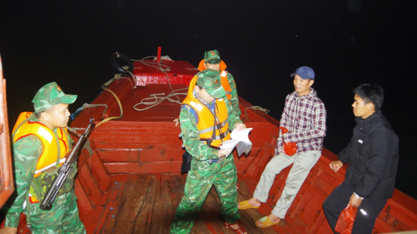 Gỡ thẻ vàng IUU - Hành động thay hô hào: [Bài 2] Phối hợp chặt chẽ trên bờ, dưới biển