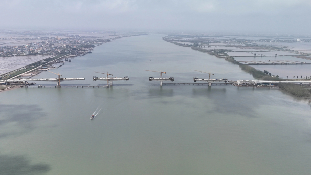 Đường cao tốc qua Nam Định - Thái Bình dài 60,9km, có 7 trạm thu phí