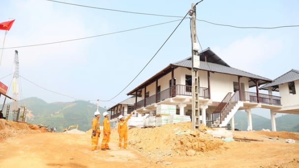 Khu tái định cư Làng Nủ được cấp điện lưới quốc gia