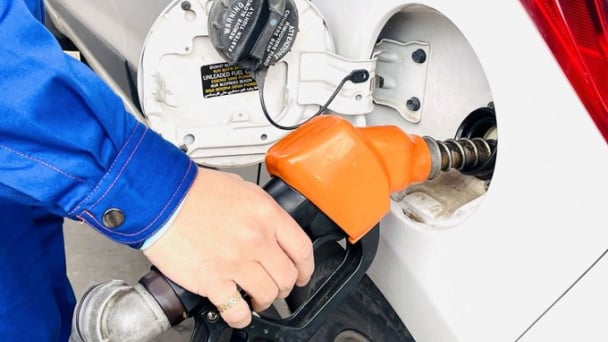Giá xăng dầu 5/1/2025: Cập nhật giá xăng dầu trong nước, thế giới