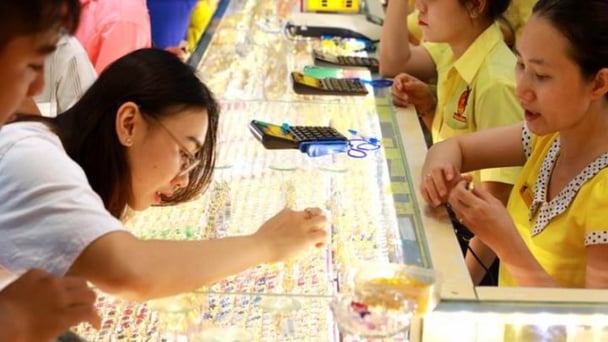 Giá vàng hôm nay 24/4/2025 dự báo tăng hay giảm?