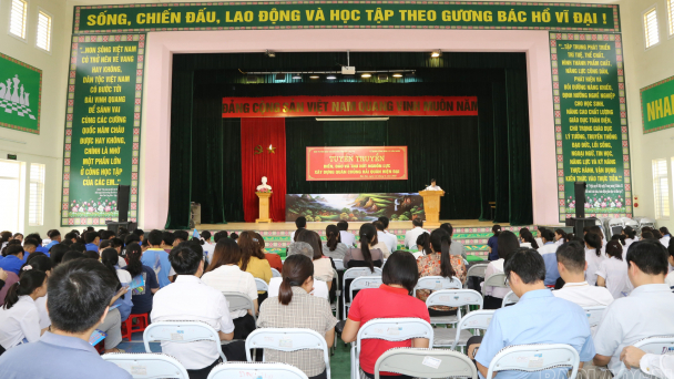 Lào Cai: Gần 500 học sinh Bát Xát được tuyên truyền chủ quyền biển, đảo