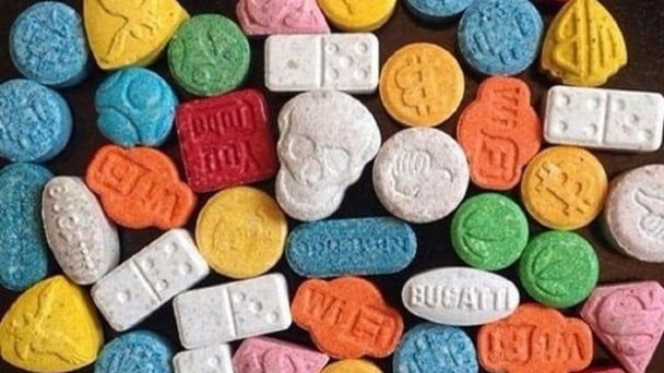Triệt phá vụ vận chuyển trái phép hơn 4,2 kg ma túy qua đường hàng không