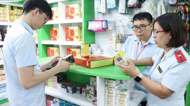 Tăng cường kiểm tra cơ sở kinh doanh thuốc, thực phẩm bảo vệ sức khỏe