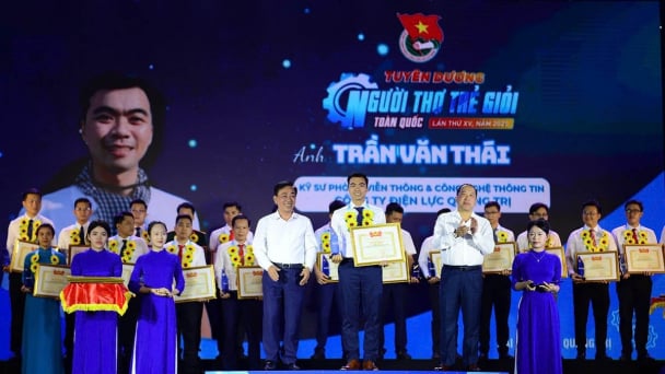 11 đoàn viên thanh niên EVN được tuyên dương 'Người thợ trẻ giỏi' toàn quốc