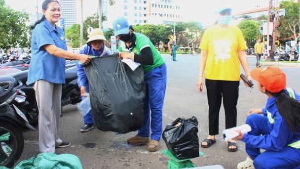 Mỗi người dân là nhân tố tích cực, gương mẫu trong bảo vệ môi trường