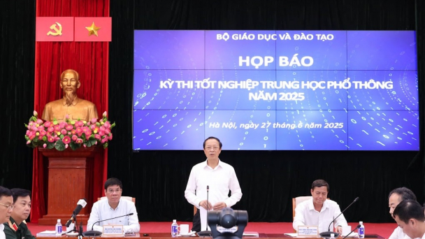 Thi tốt nghiệp THPT 2025: Đề thi đổi mới, siết gian lận công nghệ cao