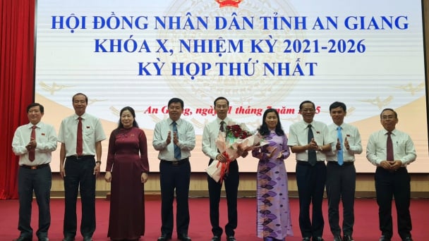 An Giang kiện toàn nhân sự Hội đồng nhân dân tỉnh và các sở, ngành