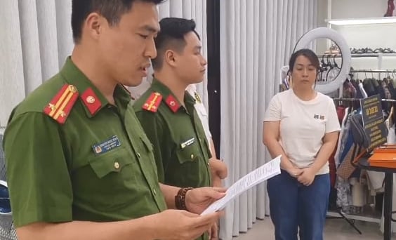 Bắt giữ đối tượng trốn thuế trong kinh doanh online