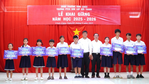 Học bổng GrowMax trao yêu thương đầu năm học mới tại TP Cần Thơ