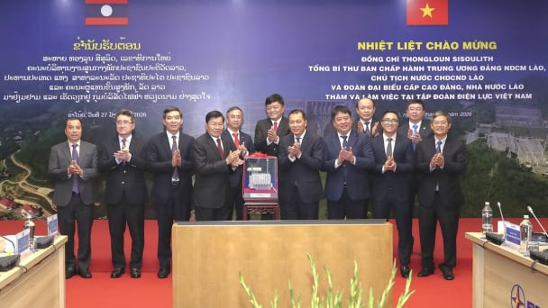 Tổng Bí thư, Chủ tịch nước Lào Thongloun Sisoulith thăm, làm việc tại EVN