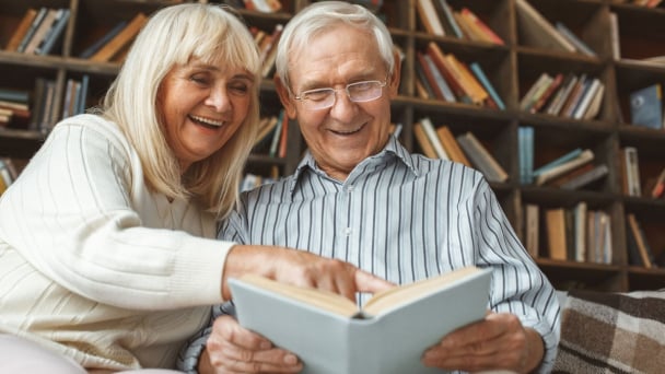 Học ngoại ngữ trên 5 năm trước 18 tuổi giúp đẩy lùi bệnh Alzheimer