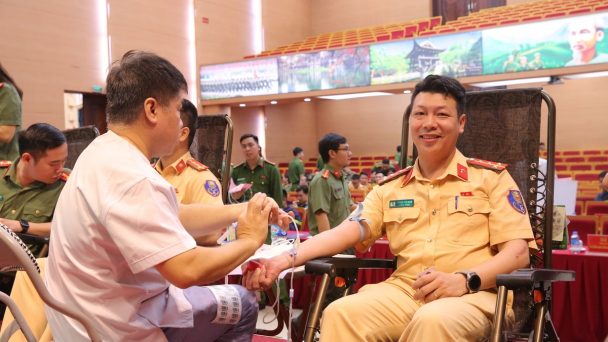 Công an TP Hà Nội phát động hành trình ‘Giọt máu nghĩa tình’ năm 2026