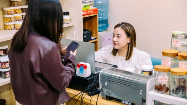 Viettel Telecom hỗ trợ hộ kinh doanh chuẩn hóa sổ sách và kê khai thuế
