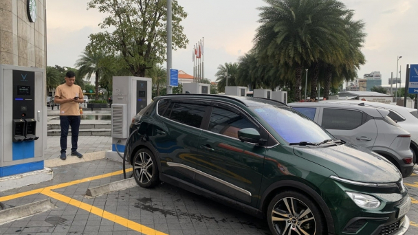 Áp lực nguồn cung điện sạch cho tăng trưởng xanh