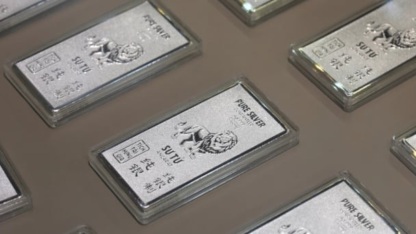 Giá bạc hôm nay 1/6/2026: Diễn biến trái chiều