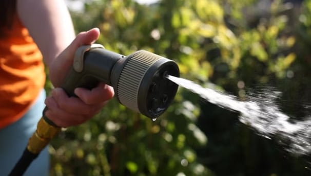 Anh phát động chiến dịch tiết kiệm nước ứng phó nắng nóng kỷ lục