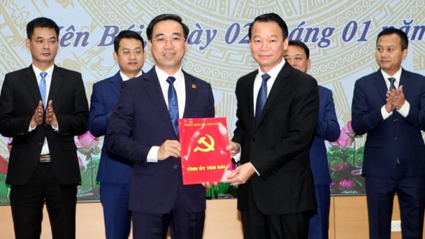 Yên Bái điều động, luân chuyển, bổ nhiệm 11 cán bộ lãnh đạo