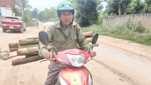Tuyến đường ở phường Trung Tâm nát như tương, người dân kêu khổ