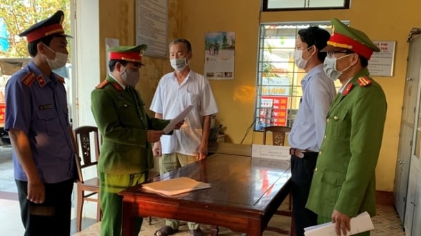 Bắt nguyên Giám đốc Chi nhánh Văn phòng đăng ký đất đai TP. Huế