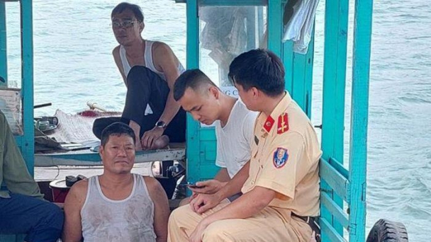 Khởi tố 4 đối tượng thu tiền 'bảo kê' trái phép trên biển