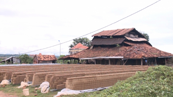 Nhiều vướng mắc trong việc ‘xoá sổ’ hàng trăm lò gạch thủ công