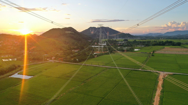 Đóng điện Quảng Trạch - Quỳnh Lưu thông tuyến toàn bộ đường dây 500kV mạch 3