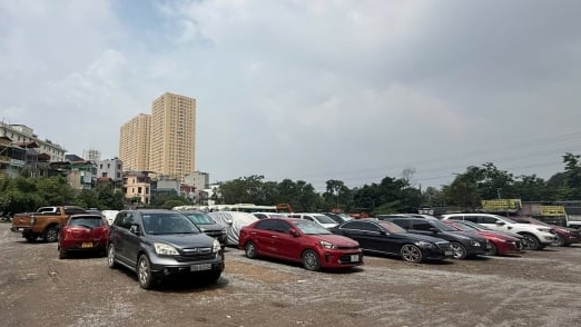Bãi xe, kho hàng rộng hàng ngàn mét vuông không phép tại phường Đại Mỗ