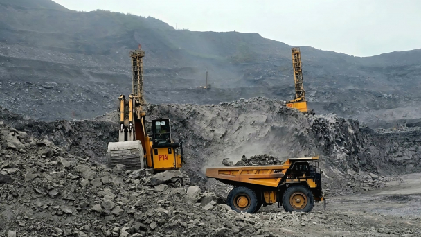 Biến đất đá thải mỏ thành 'vàng ròng' cho hạ tầng Quảng Ninh