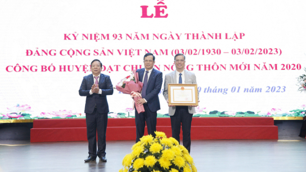 Kiến Thụy đón bằng công nhận huyện đạt chuẩn