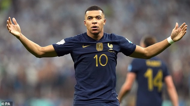 Chelsea nhảy vào tranh giành Kylian Mbappe