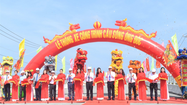 Thông xe công trình cầu sông Ông Đốc