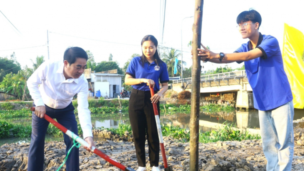Hậu Giang phát động 'Tết trồng cây đời đời nhớ ơn Bác Hồ'