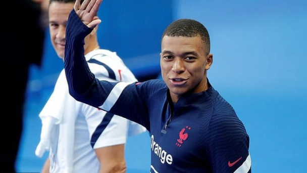 Kylian Mbappe nói lời chia tay PSG hè 2024