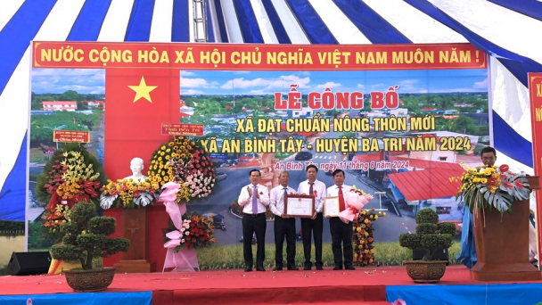 An Bình Tây đạt chuẩn nông thôn mới