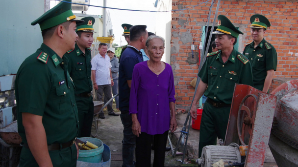Khởi công xây dựng nhà Đại đoàn kết cho hộ nghèo