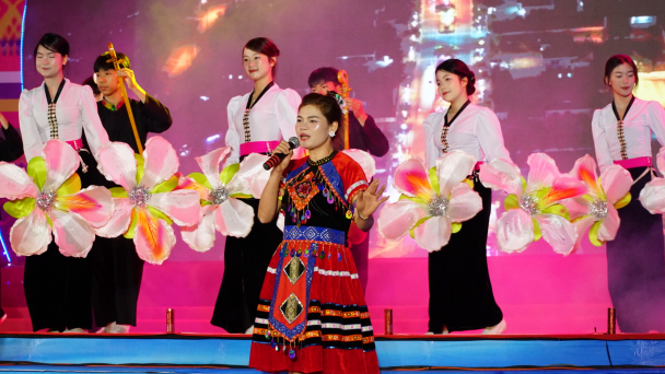 Bừng sáng nét đẹp dân tộc Thái, La Ha