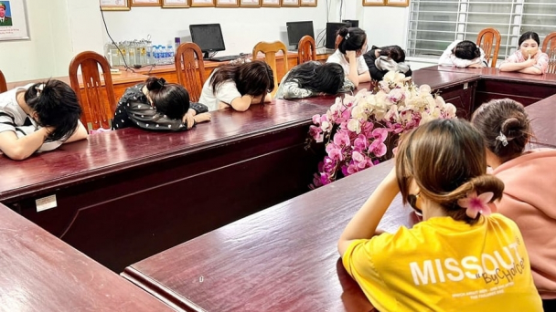 An Giang bắt 8 đối tượng môi giới mại dâm vị thành niên