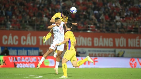 Hà Nội FC lỡ cơ hội rút ngắn điểm số với Nam Định