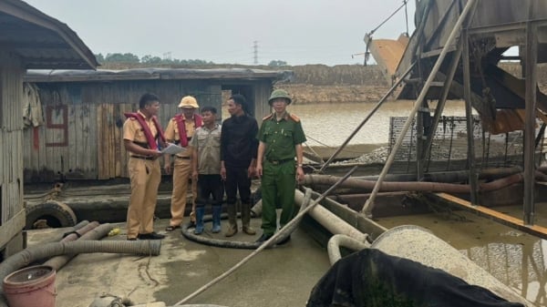 Phạt gần 70 triệu đồng, tạm giữ 3 tàu hút cát trái phép trên sông Cầu