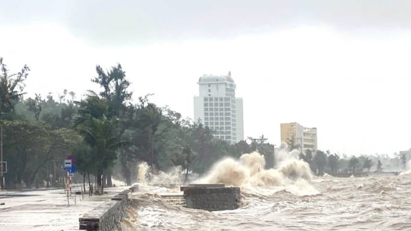 Bão số 11 giật cấp 13, dự báo sẽ vào vùng biển Hải Phòng- Quảng Ninh