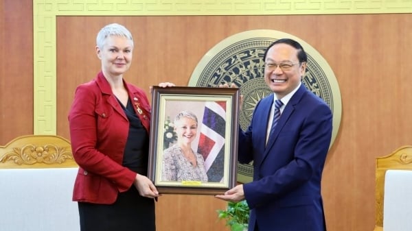 Đại sứ Na Uy nhận Kỷ niệm chương 'Vì sự nghiệp Nông nghiệp và Môi trường'