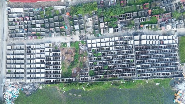 Xây mộ giả, đất nghĩa trang bị trục lợi: Tiền vào túi ai?