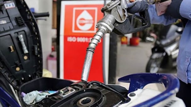 Giá xăng dầu hôm nay 23/4/2025: Bật tăng trở lại
