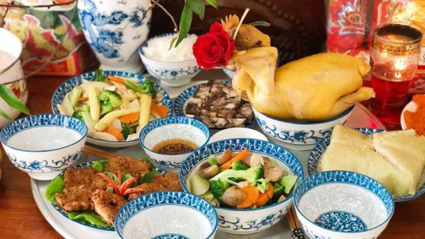 Mâm cơm cúng Tất niên ngày 30 Tết ở 3 miền ra sao?